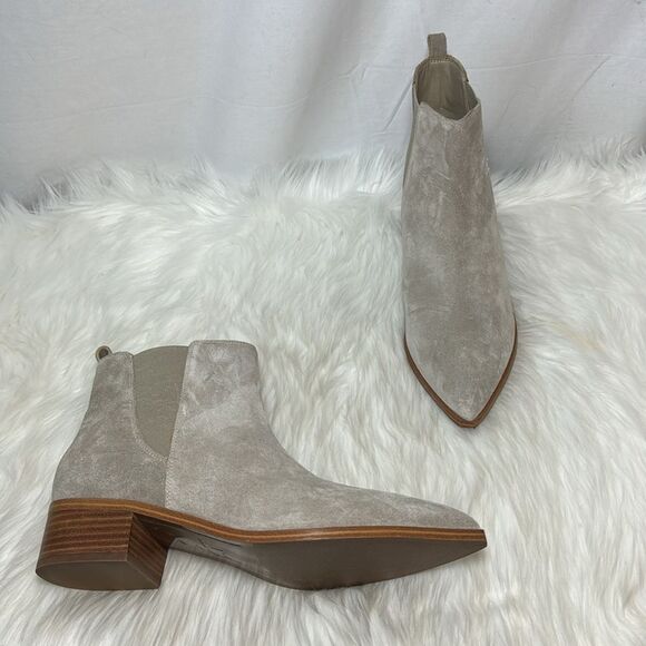 Marc Fisher LTD NWOT Yikalo Taupe Suede Chelsea Slip On Booties Sz 10 - Picture 2 of 7